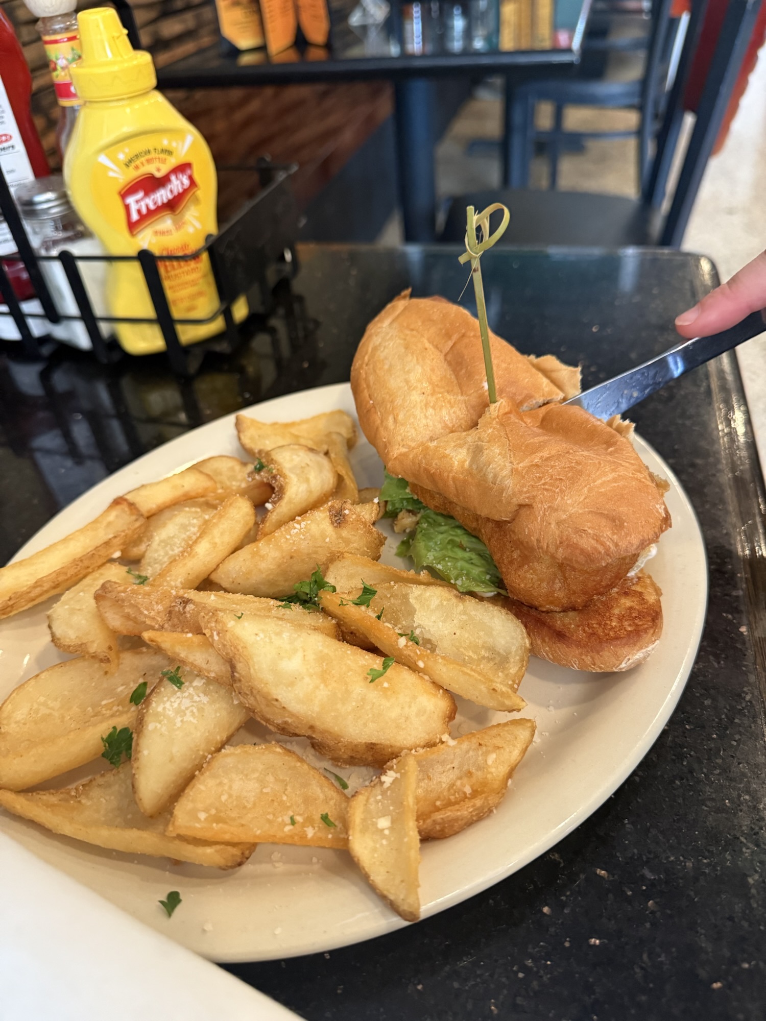 McCracken’s Leesburg Review: Fish, Corned Beef & Pot Roast