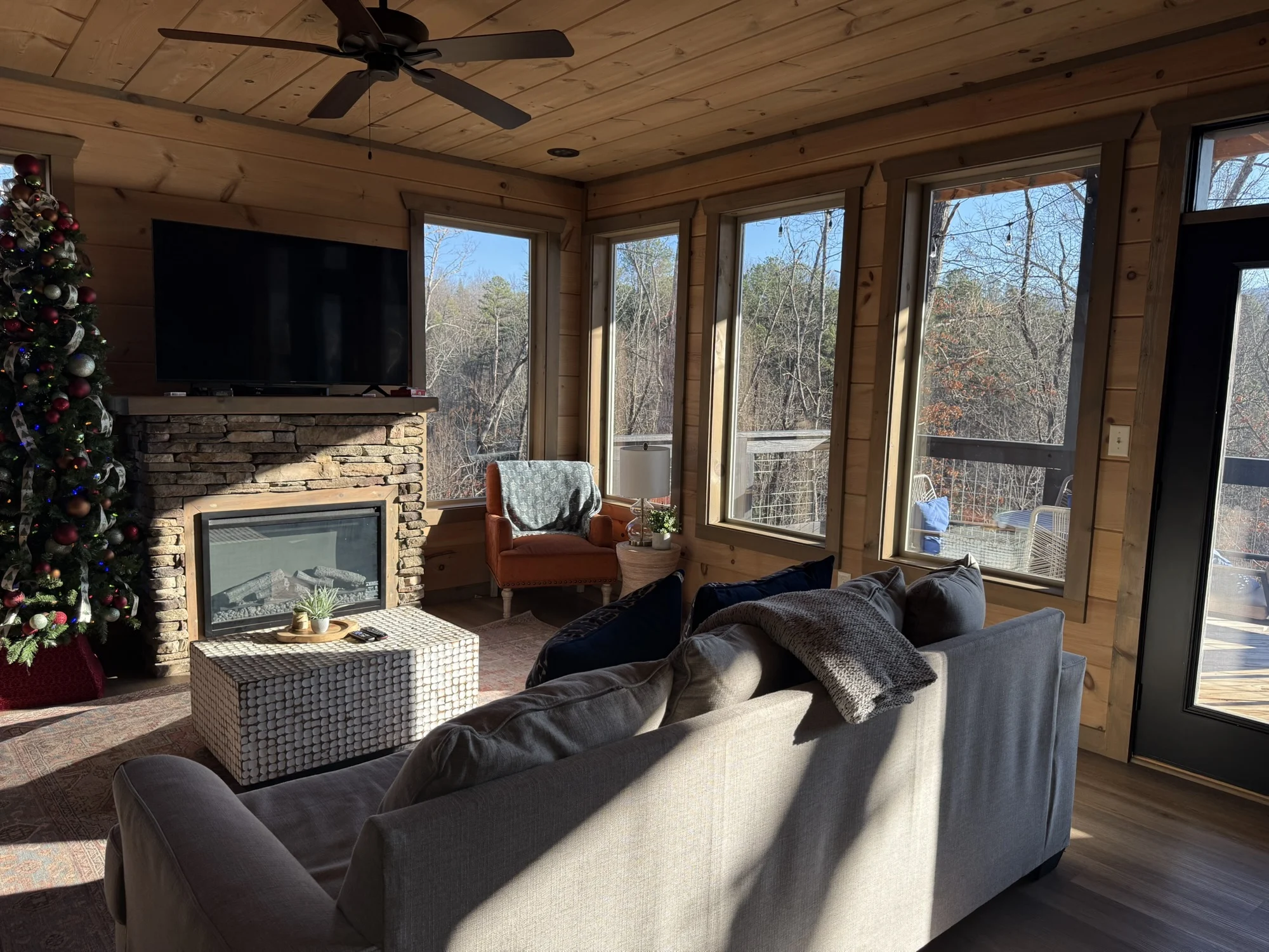 Living room inside Splashing in the Breeze cabin in Sevierville Tennessee